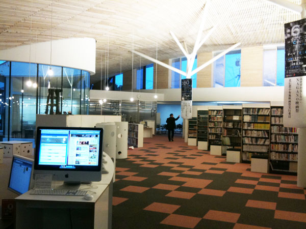 開放的な図書館